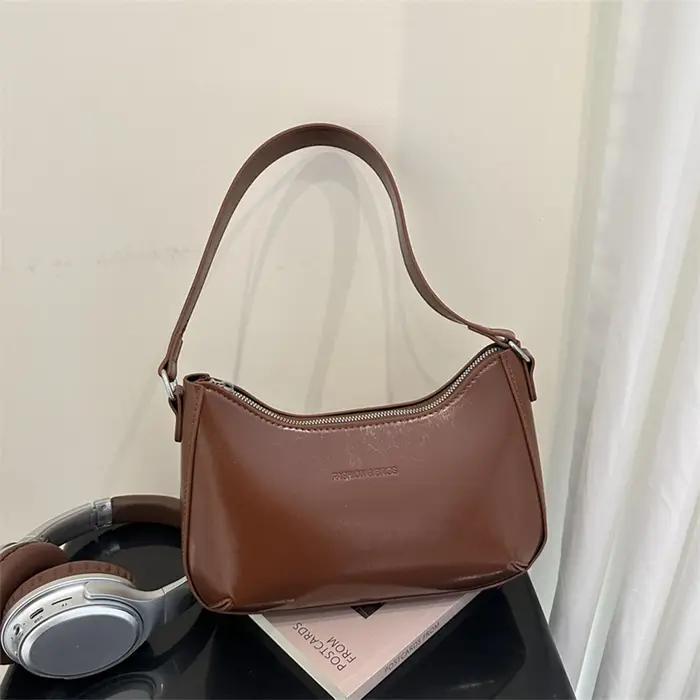 Sac Hobo minimaliste de couleur unie