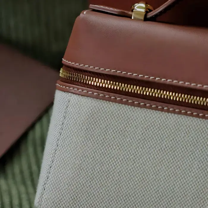 Sac à déjeuner pour femme en cuir patchwork fait main avec décorations cadenas, sac à poignée supéri
