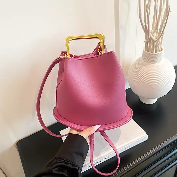 2025 mode nouveau Style chaud PU solide seau épaule et sacs à bandoulière Super Cool conception Unique