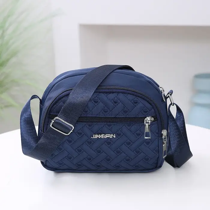 Sac à bandoulière tendance pour femme, sac à main en nylon matelassé avec plusieurs poches, disponib