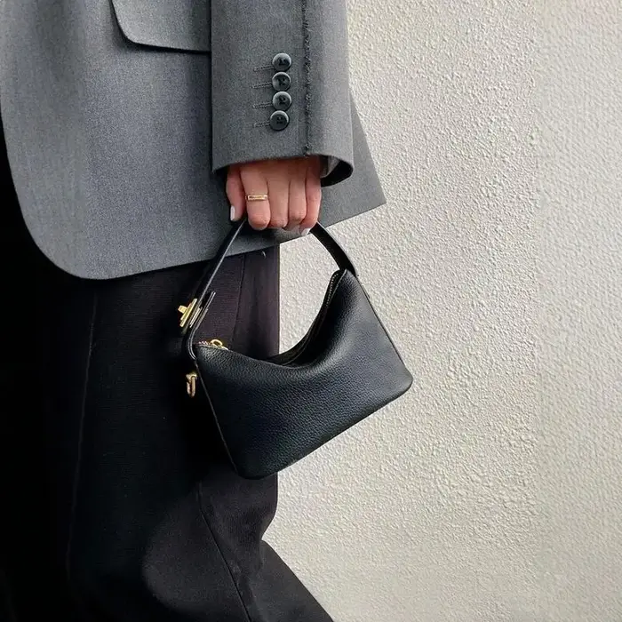 Sac à main rétro intemporel en cuir souple de qualité supérieure
