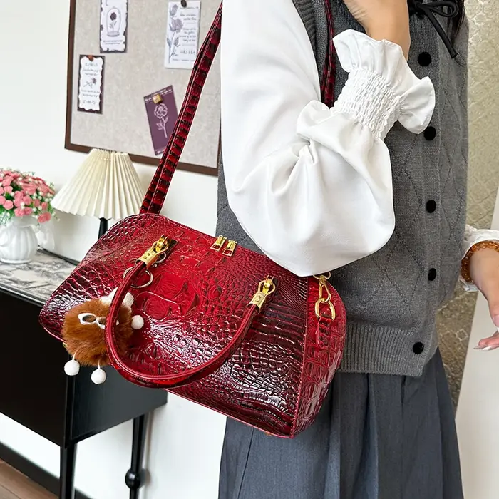 Sac à main classique en cuir de Crocodile noir pour femmes