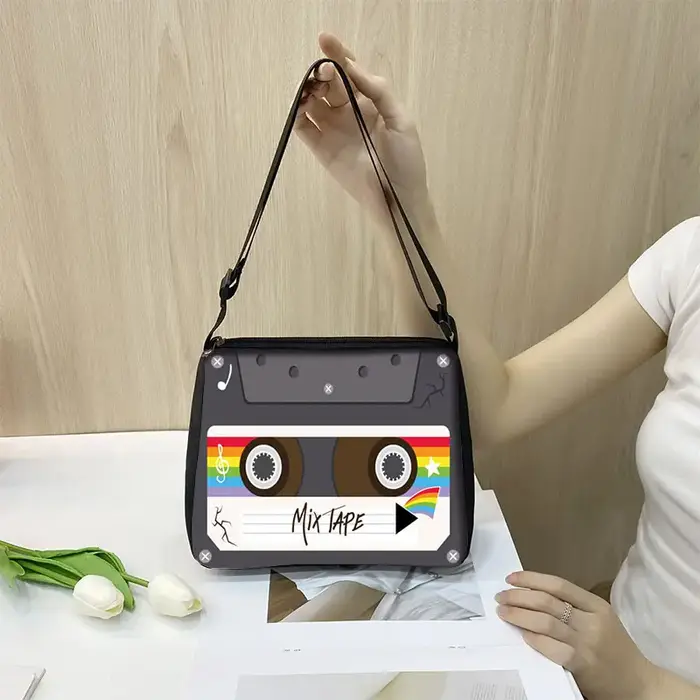 Sac à Main à Bandoulière avec Impression de Magnétophone
