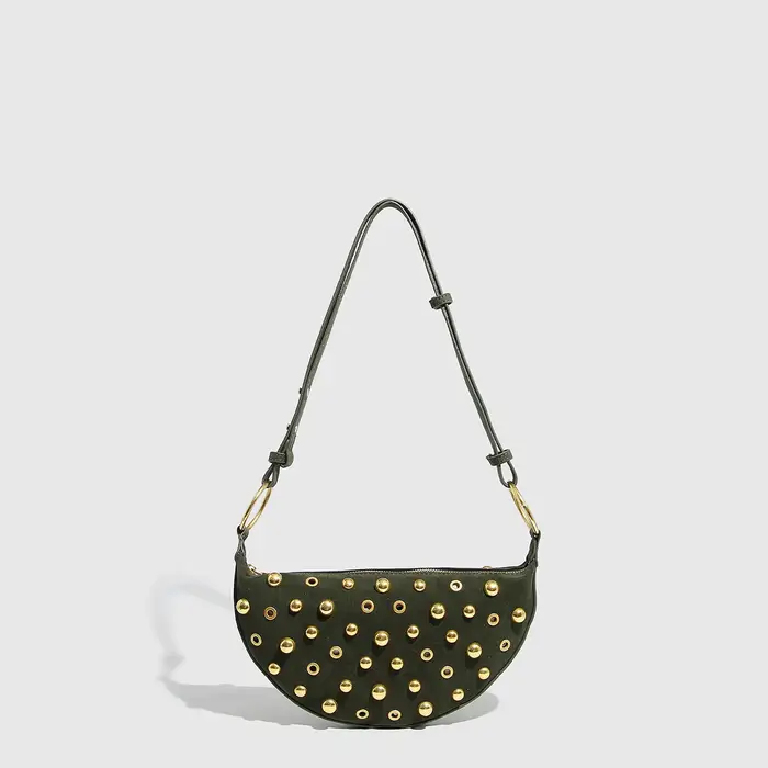 Sac à bandoulière clouté de styliste, sac croissant à rivets pour femmes, sac sous les bras en métal