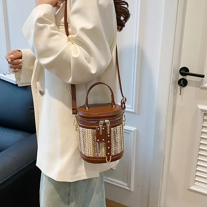 Petits sacs à bandoulière en paille d'été pour femmes