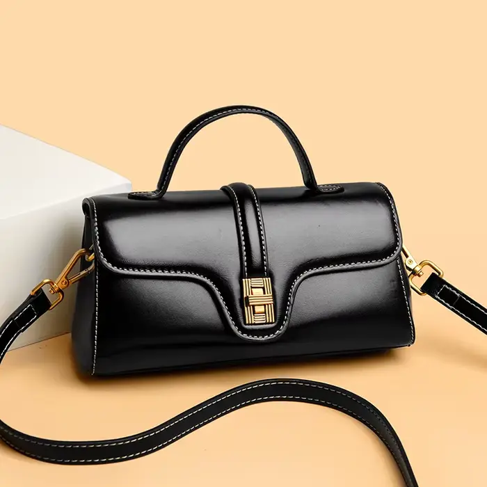 Sac en cuir pour femme avec boucle en métal