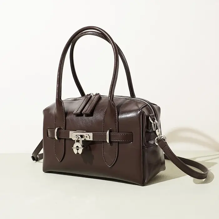 Sac à main Boston en cuir de Grain pour femmes, sac à main spacieux avec serrure, sac à bandoulière