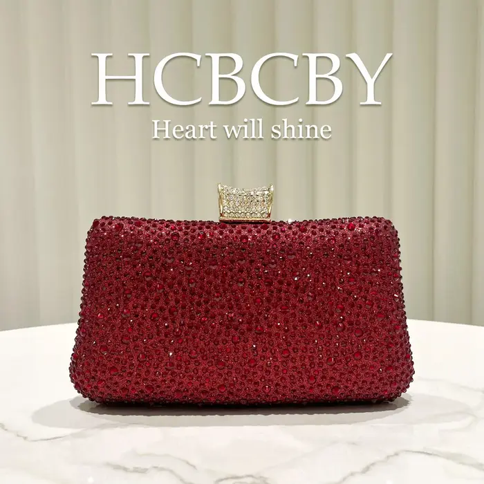 Pochette de soirée élégante bordeaux brillante de luxe ornée de strass