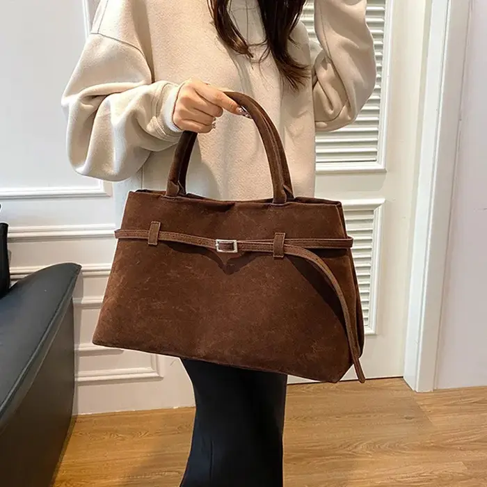 Sac fourre-tout vintage en cuir satiné – Style décontracté avec fermeture à boucle