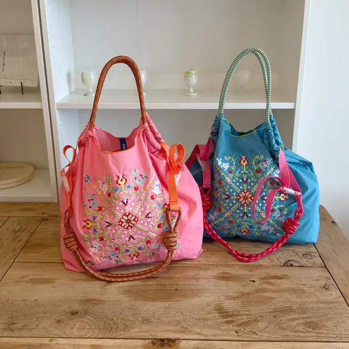 Nouveau sac à bandoulière brodé de style bohème pour femme avec motif floral