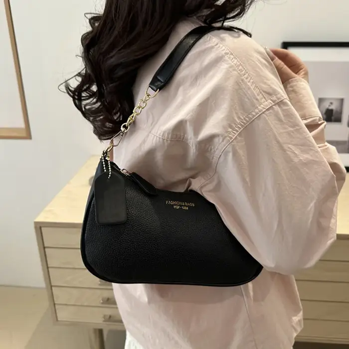 Sac à bandoulière avec pendentif cerise pour femmes