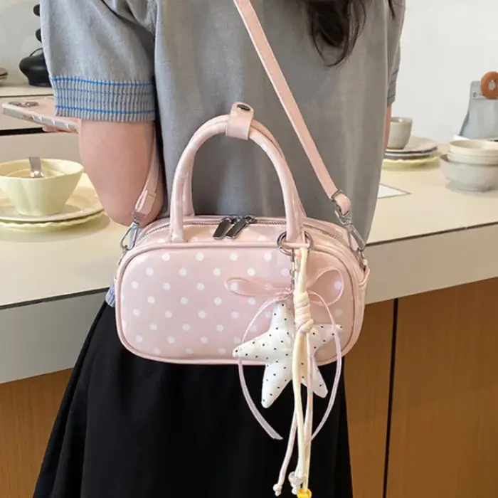 Sac à main à pois 2026 Nouvelle collection Printemps Tendance Mode Sac bowling à fermeture éclair Sac chic classique à porter sous le bras Style vintage pour femme