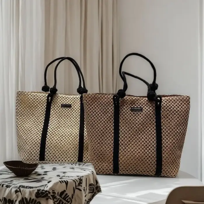 Sacs en paille tressés faits à la main