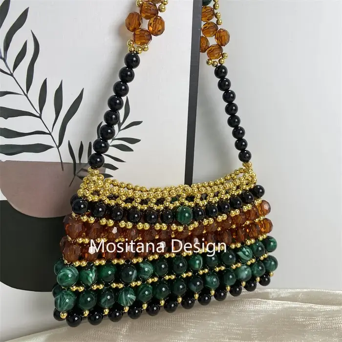 Petit sac perlé fait main pour femme