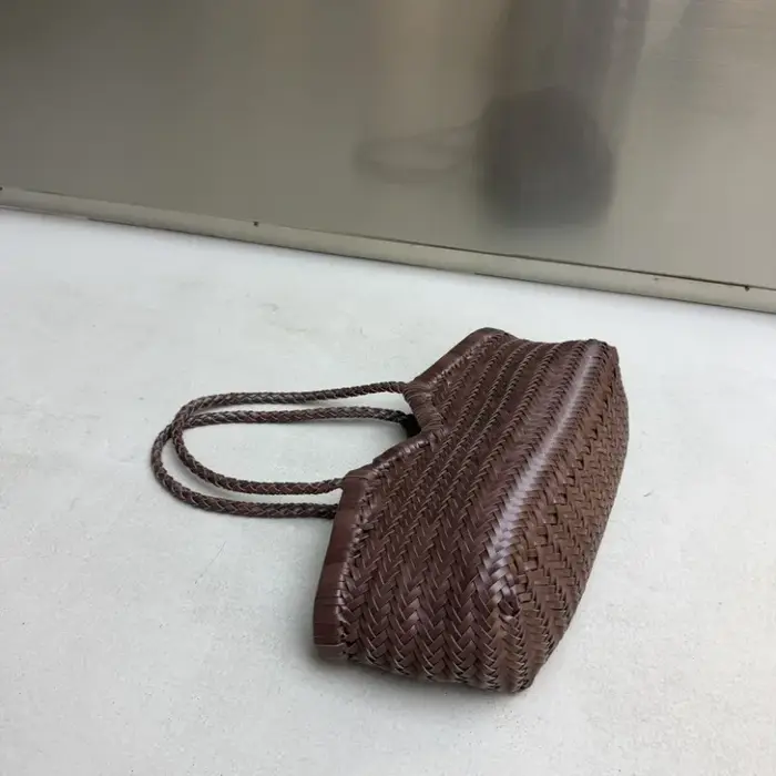Nouveau Sac à Bandoulière en Cuir Véritable Tressé à la Main Grande Capacité Style Vintage Fourre-tout Décontracté pour le Shopping et la Plage Collection Printemps/Été 2026