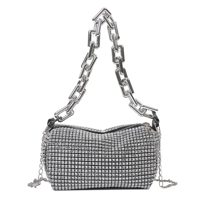 Sac seau entièrement orné de strass
