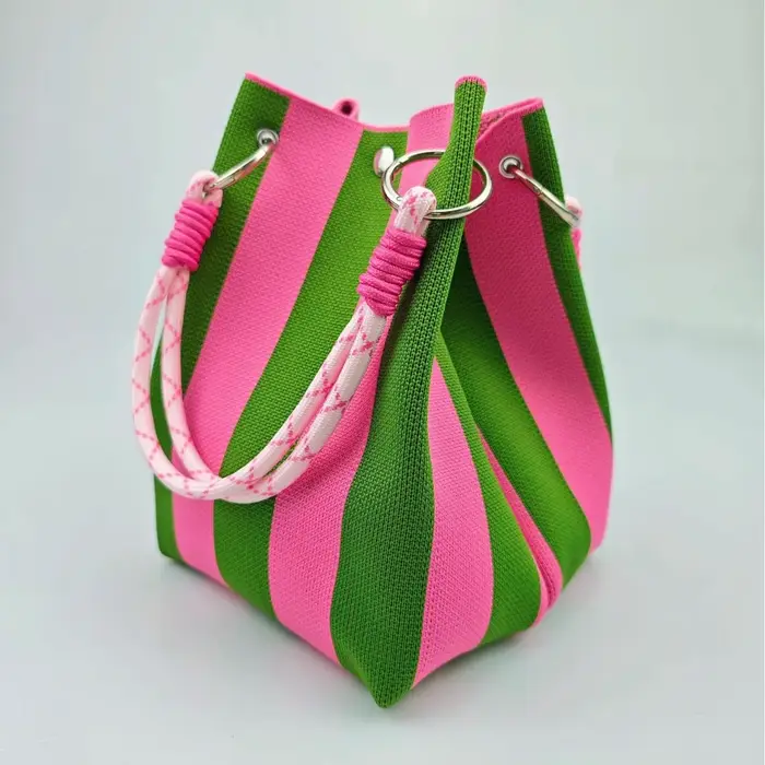Niche tricoté anneau boucle poignée supérieure sac à la main tricot seau sac