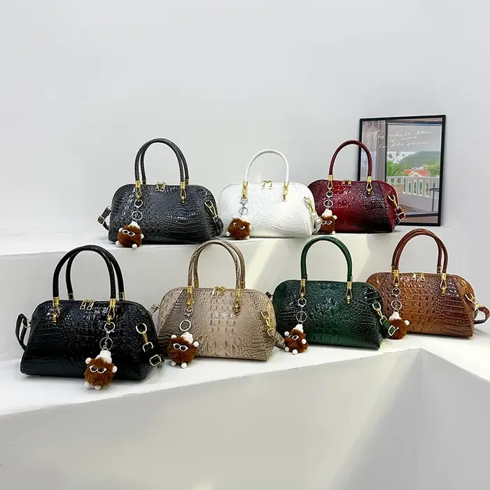 Sac à main classique en cuir de Crocodile noir pour femmes