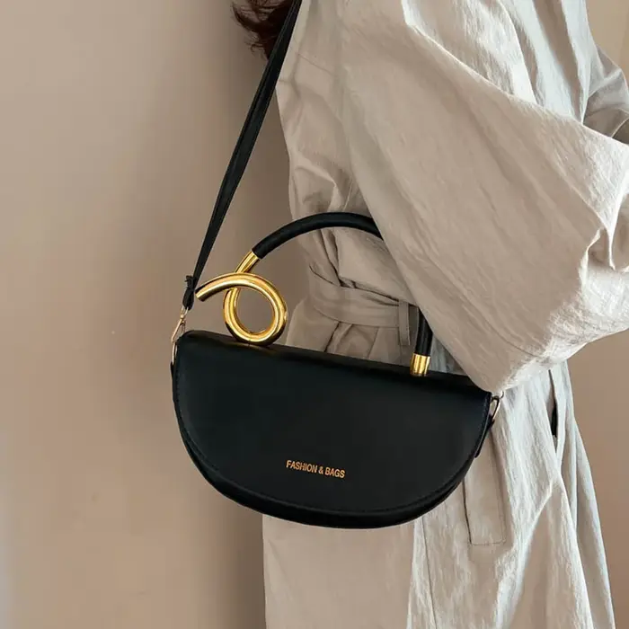 Sac bandoulière de style selle avec sangle
