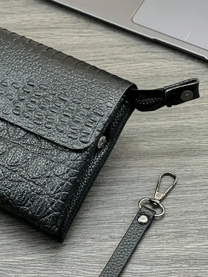 Pochette motif Crocodile à la mode