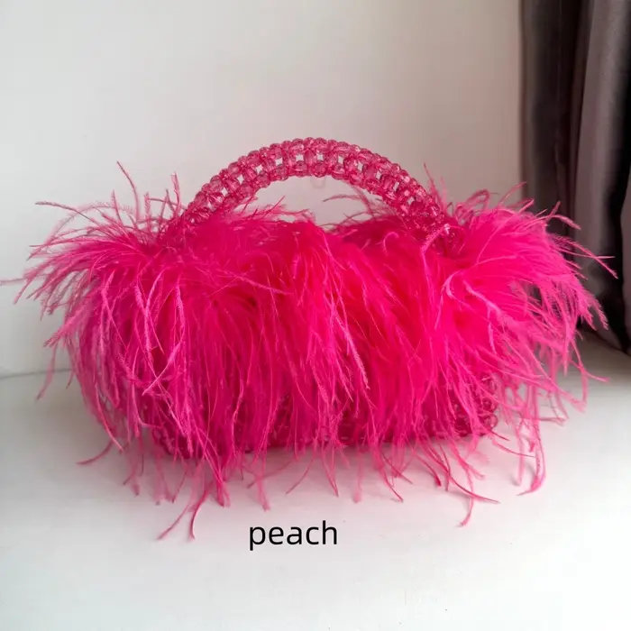 Sac à main en perles avec plumes et fourrure