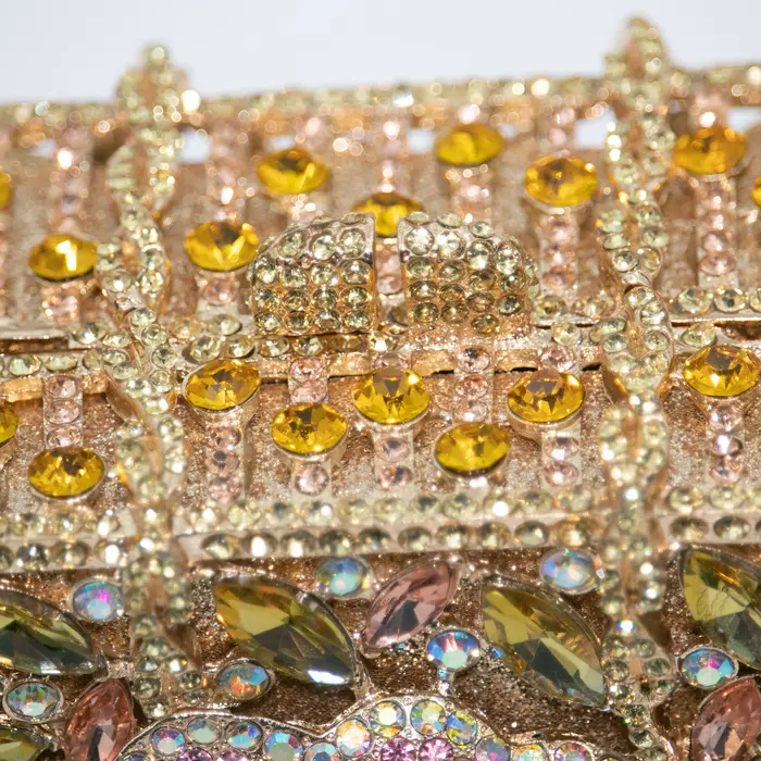 Pochette de luxe florale en cristal