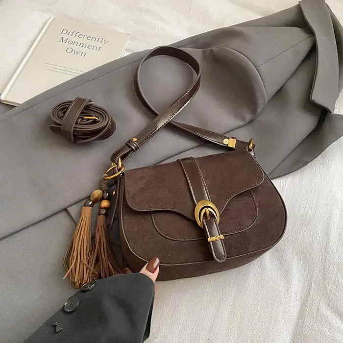 Mode de luxe femmes sac à bandoulière petits sacs de selle en demi-cercle Vintage Faux daim sacs à b