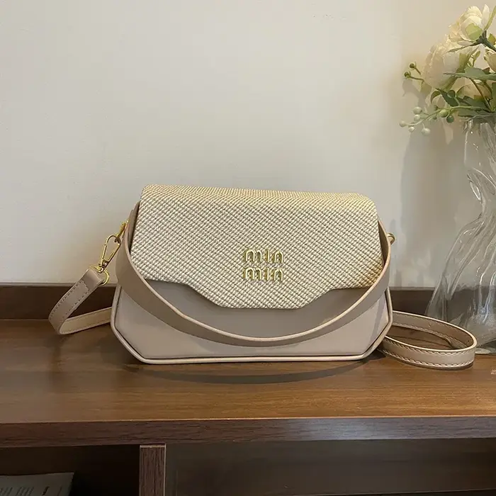 Sac à langer en cuir élégant et unique : Sac messager de luxe à porter en bandoulière pour femme avec logo de créateur vintage et grande capacité de rangement