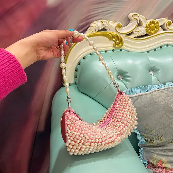 Sac à main Semi-circulaire tissé à la main en perles pour femmes