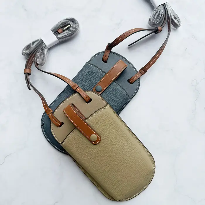 Sac bandoulière en cuir léger et tendance pour femme