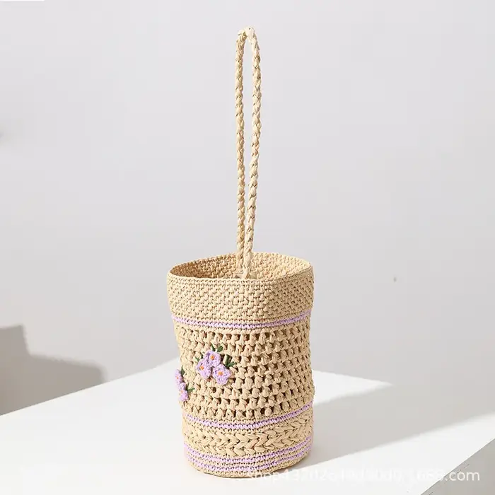 Sac en paille brodé Laffia
