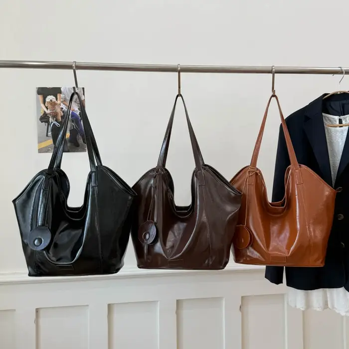 Sac noir pour femmes, sacs à bandoulière de grande capacité