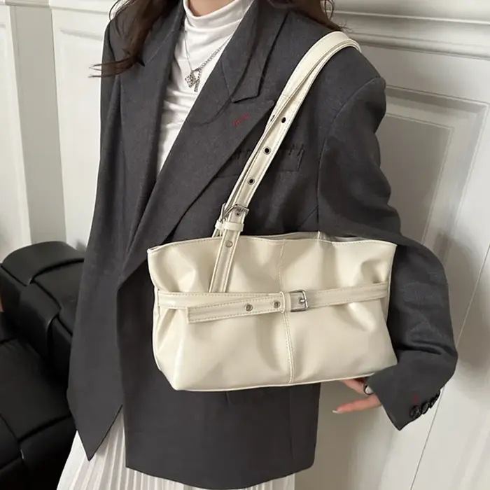 Nouveau sac à main à boucle de ceinture polyvalent à la mode Style coréen couleur unie en cuir souple sac à bandoulière décontracté pour femmes sac sous les bras