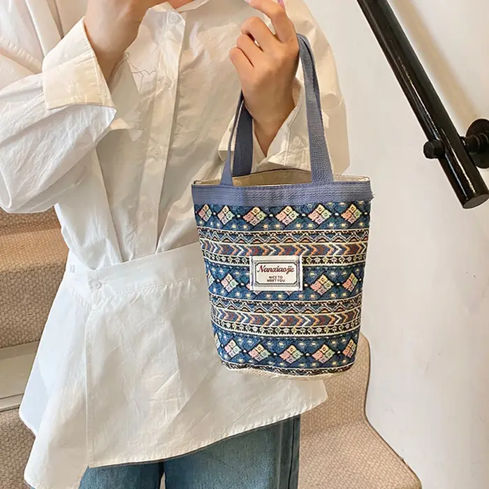Sac fourre-tout tissé à la main avec doublure