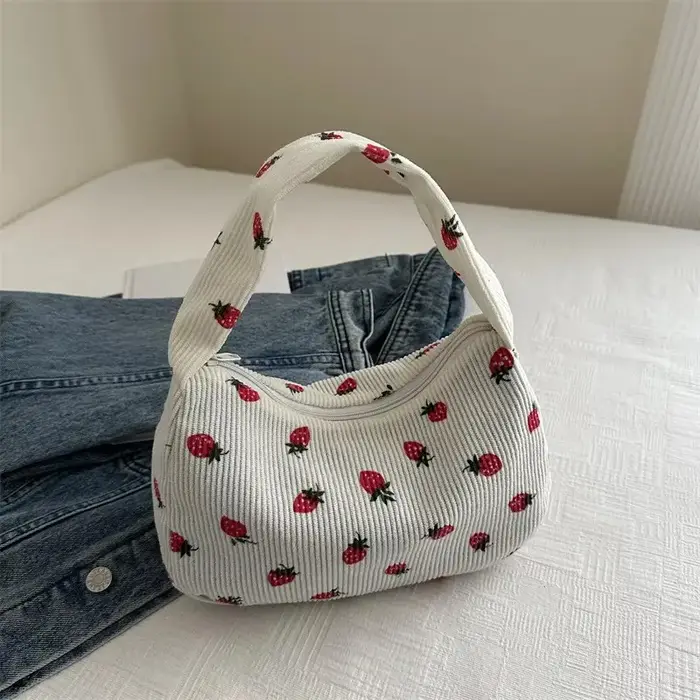 Petit sac à main en velours côtelé pour femmes, mignon imprimé fraise, petit fourre-tout sous les br