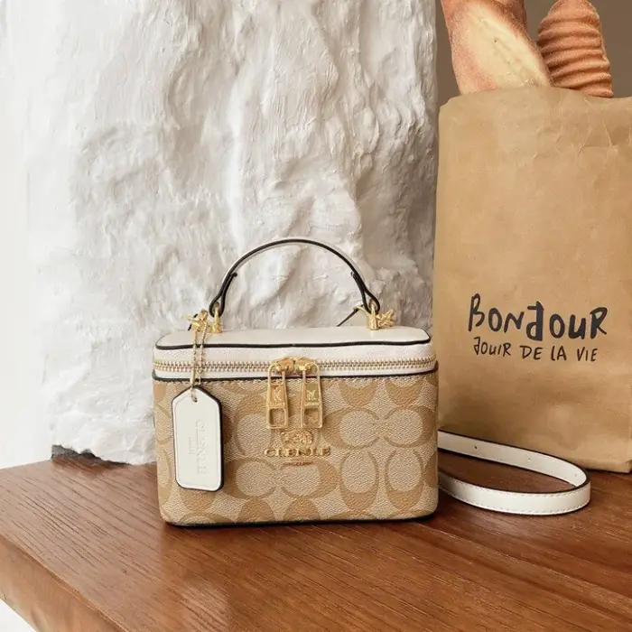 Sac à main vintage pour femmes 2026, nouveau sac bandoulière à imprimé monogramme, mini sac de toilette de haute qualité, sac boîte à double fermeture éclair, poignée supérieure, sac à bandoulière.