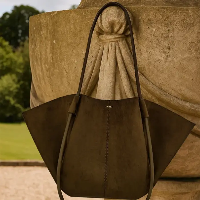 Sac fourre-tout JW PEI Wing Design en faux daim