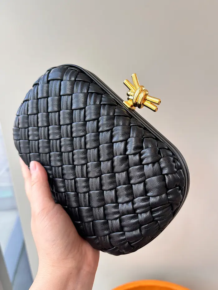 2025 mode nouvelles dames pochette haut sens niche design tissé sac élégant dîner pochette épaule en