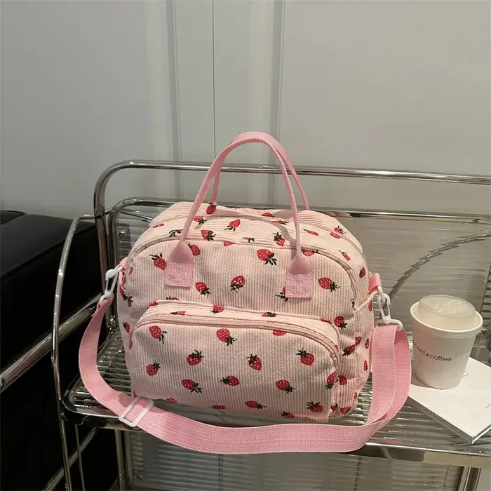 Sac à bandoulière fraise mode sacs fourre-tout en velours côtelé grande capacité femme sac à main sangle réglable sac de voyage en plein air 2025