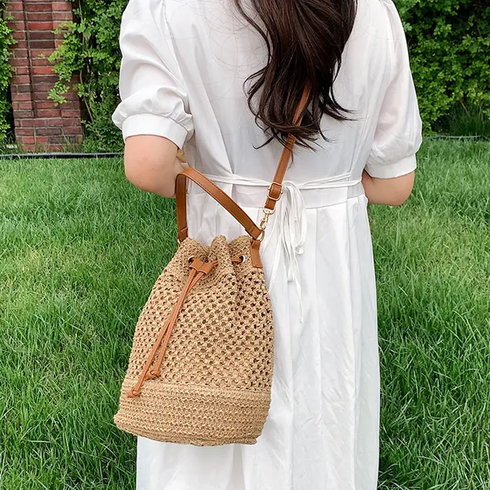 Sac à bandoulière d'été en paille pour femme