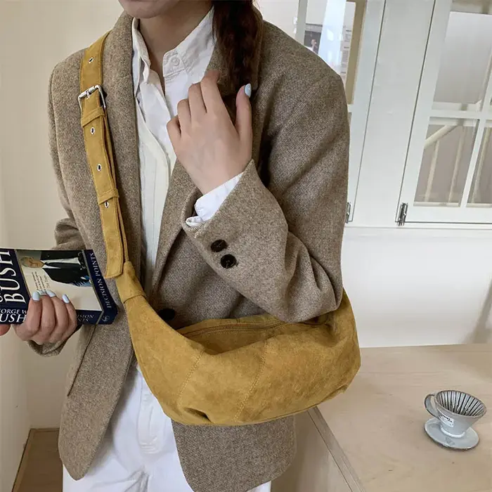 Sac à bandoulière en velours pour femmes