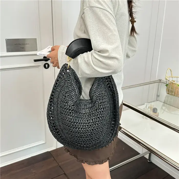 Sac fourre-tout hobo en paille tressée à la main pour femme