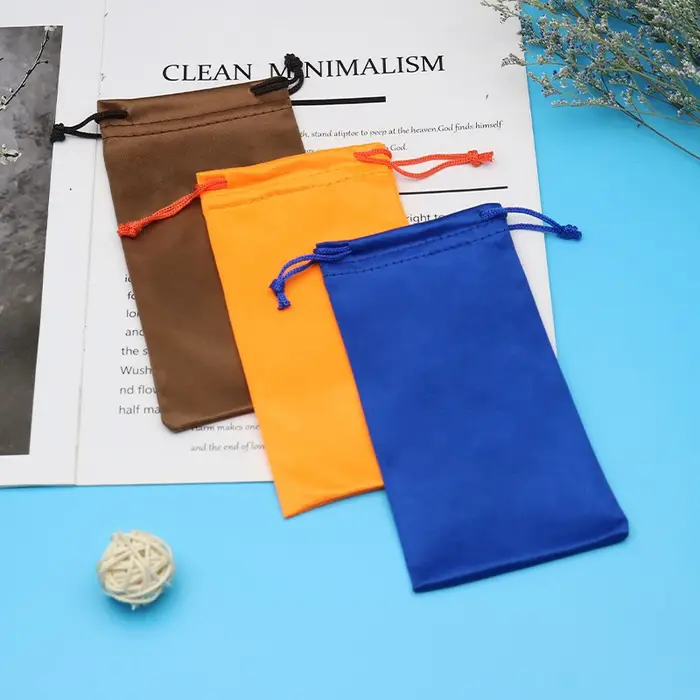 Mini sac à cordon pour lunettes