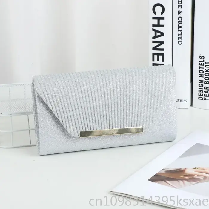Pochette de soirée à motif coquillage