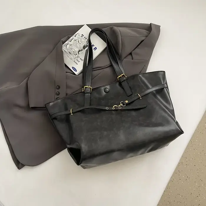 Europe Amérique Mode Sac fourre-tout Rétro Grande capacité Sacs à bandoulière Haut de gamme Couleur 