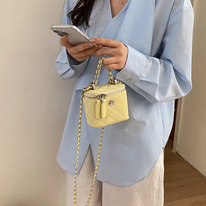 Mini sac à main carré à chaînes