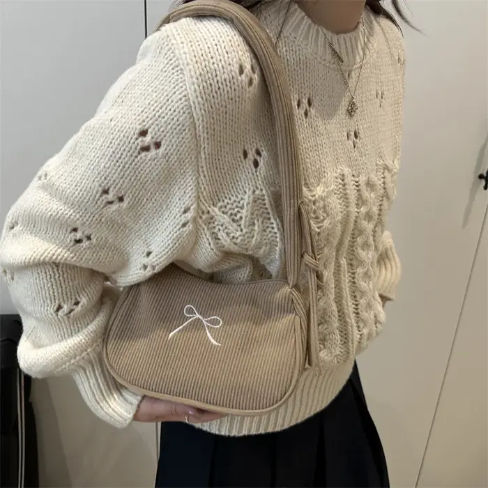 Sac à bandoulière en velours côtelé avec nœud