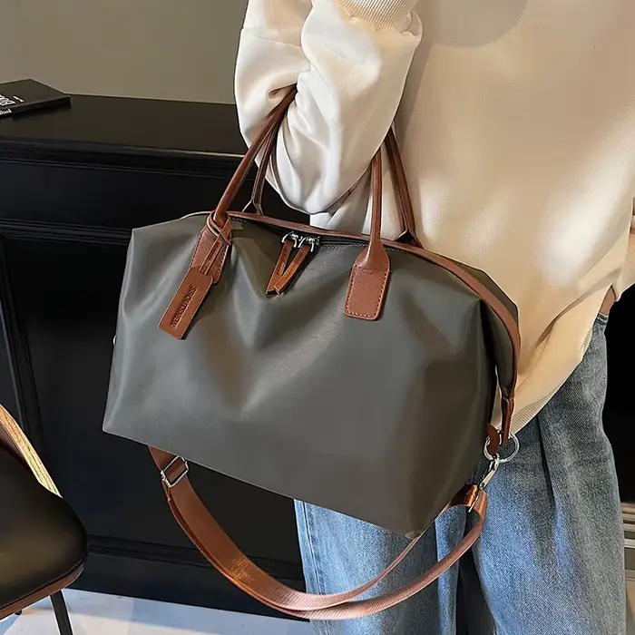 Sac à main tendance de grande capacité avec accents en cuir
