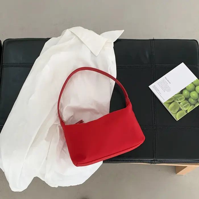 Sac à main baguette minimaliste en nylon, petit sac carré décontracté à porter à l'épaule ou sous le