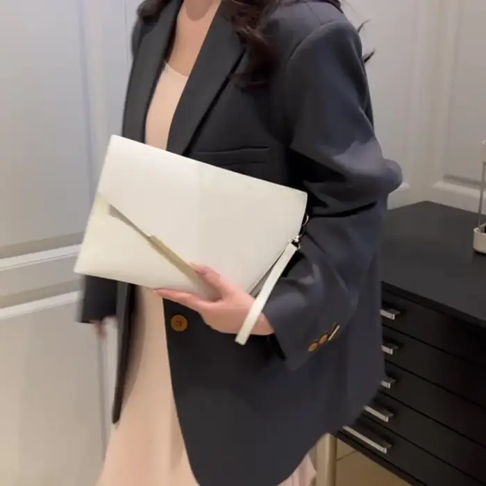 Mode pochette pour femmes en cuir PU souple couleur unie Evelope sac bracelet sacs femme petits